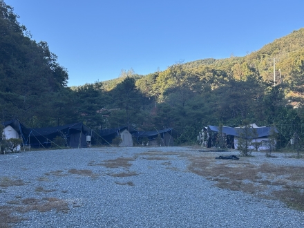 [캠핑장 탐방 ⑩] 홍천 굿나잇 캠핑장, 할로윈 테마로 물든다…가을 캠핑의 특별한 변신